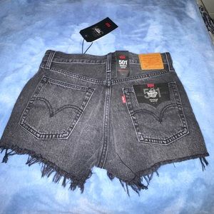 NEW WITH TAGS Levi's 501 Distressed Shorts in Trashed Black